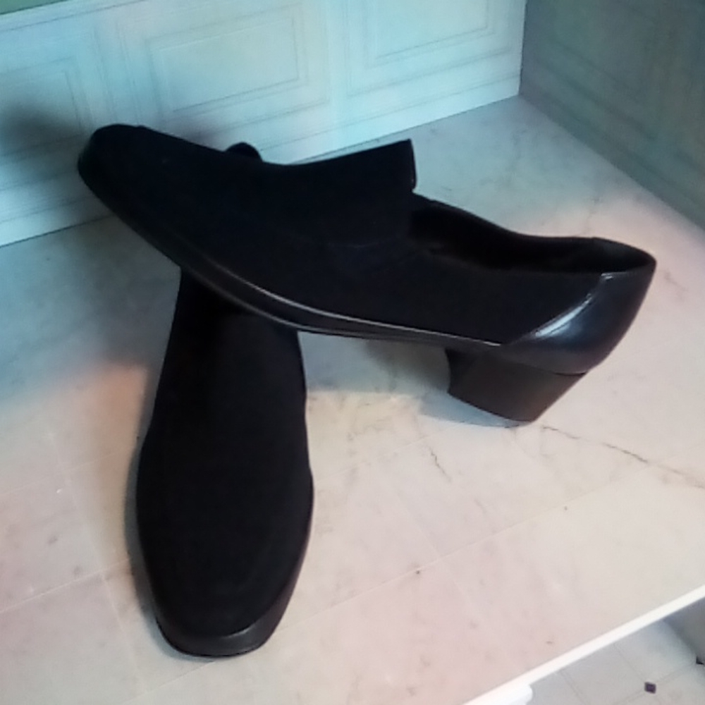 Vintage Rangoni Woman's Shoes - size 9.5 - black